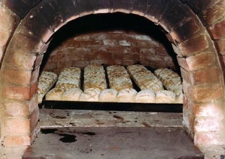 Blick in den alten Steinbackofen